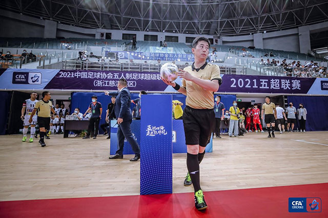 火箭险胜森林狼晋级淘汰赛 马刺力克爵士4连胜